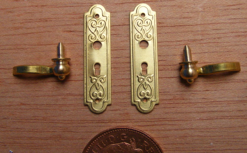 4 Small Brass Hinges 1cm x 0.8cm & Screws Tumdee 1:12 Scale Dolls