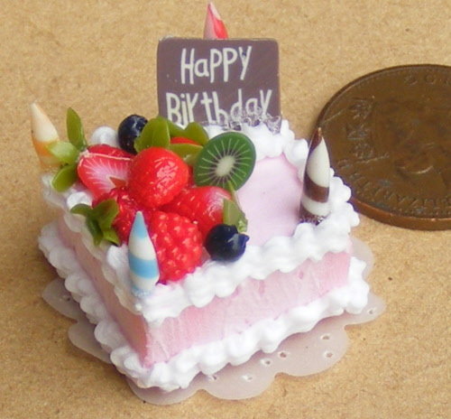 1:12 Scale Birthday Cake With White Icing Tumdee Dolls House Miniature NC43 