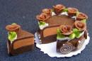 dolls-house-miniature-1-a-1-a-cake-sliced-sc11