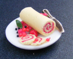 dolls-house-miniature-1-a-1-cakes 4
