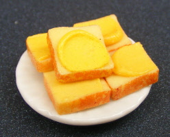 dolls-house-miniature-1-aaa-bread-&-butter-on-plate