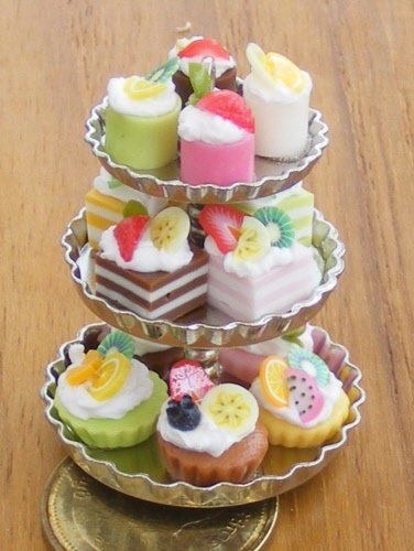 Details about   1:12 Scale 3 Chocolate Chip Cup Cakes On A Ceramic Plate Tumdee Dolls House PL13 
