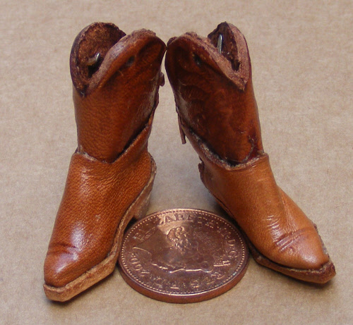 1:12 Scale Pair Of Mens Brown Boots Tumdee Dolls House Miniature Footwear MS1 