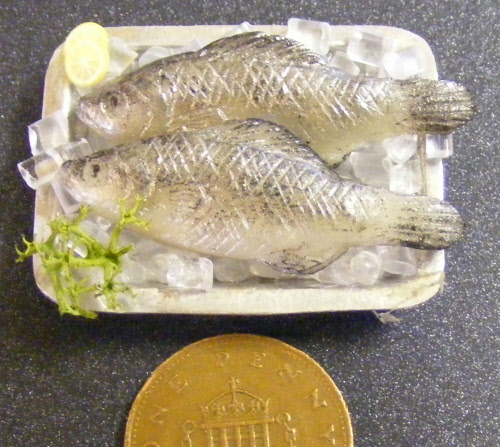 1:12 Scale 3 Fish Fixed On A Tray With Ice Tumdee Dolls House Food Accessory I 