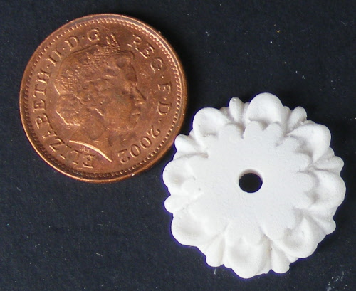 4.8cm Diameter Ceiling Rose Tumdee 1:12 Scale Dolls House Miniature DIY B12 