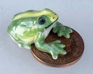 Doll House Miniature 1:12 Scale Animal 1/3 3 pcs Tiny Frogs