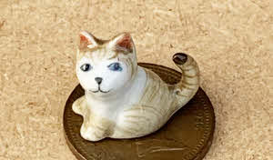 1:12 Scale Ceramic White Kitten Brown Stripe Tail Tumdee Dolls House Cat X 